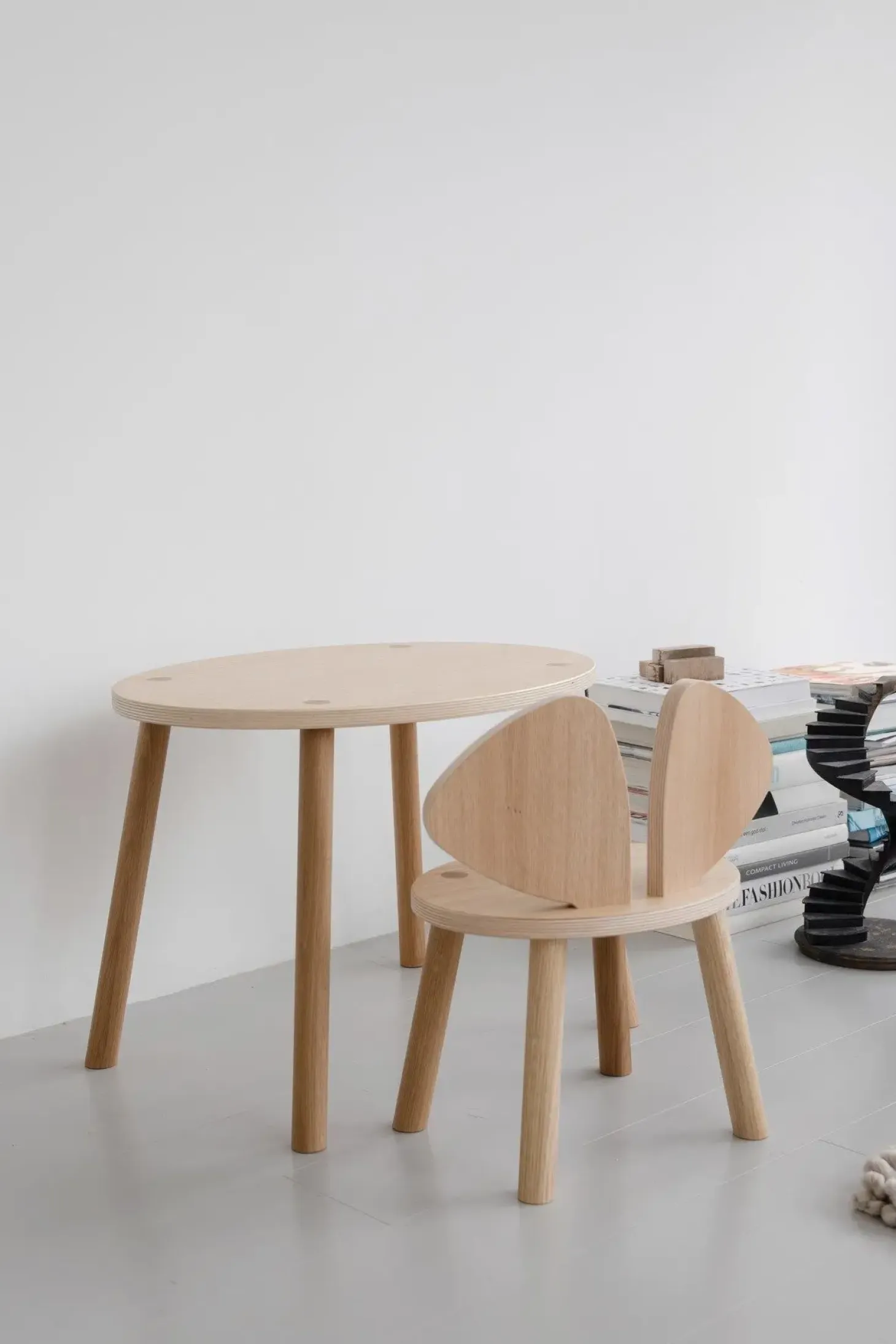 Nofred børnebord i Eg - Mouse table