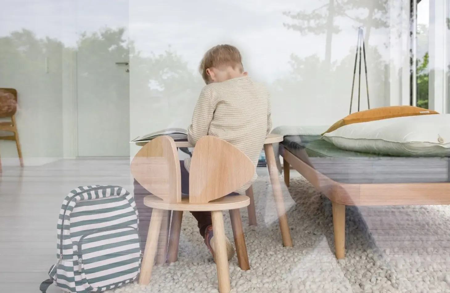 Nofred børnebord i Eg - Mouse table