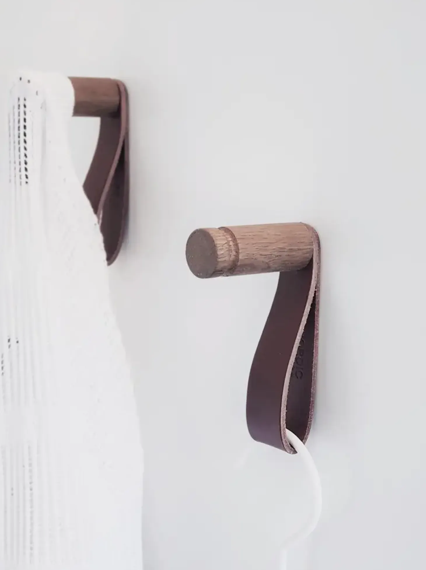 Nordic Function - More Hook (2 stk.) - Smoked Oak/Naturel Leather