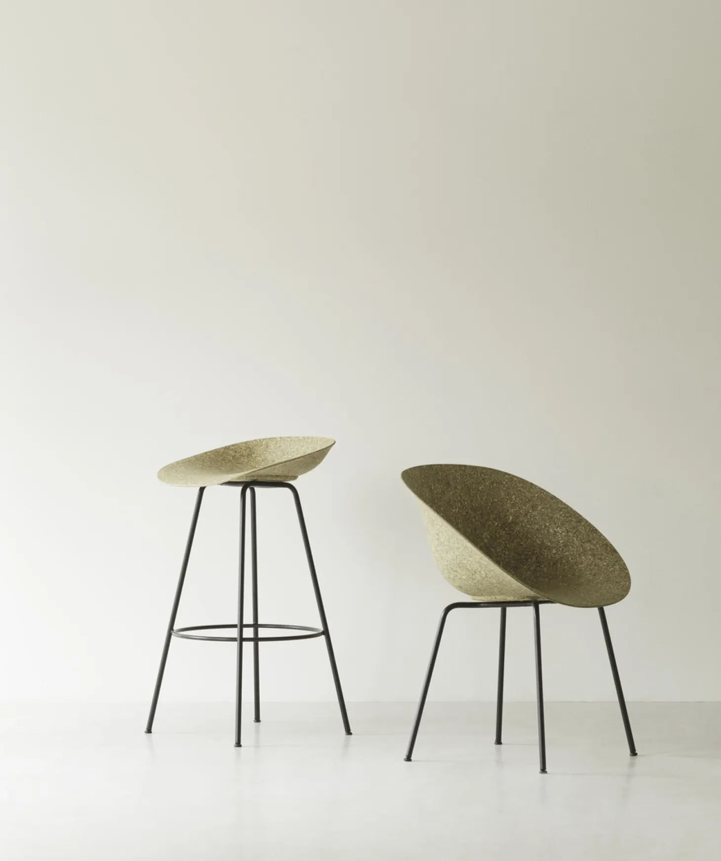 Normann Copenhagen - Barstol - Mat Chair - Seaweed - Sort/Stål