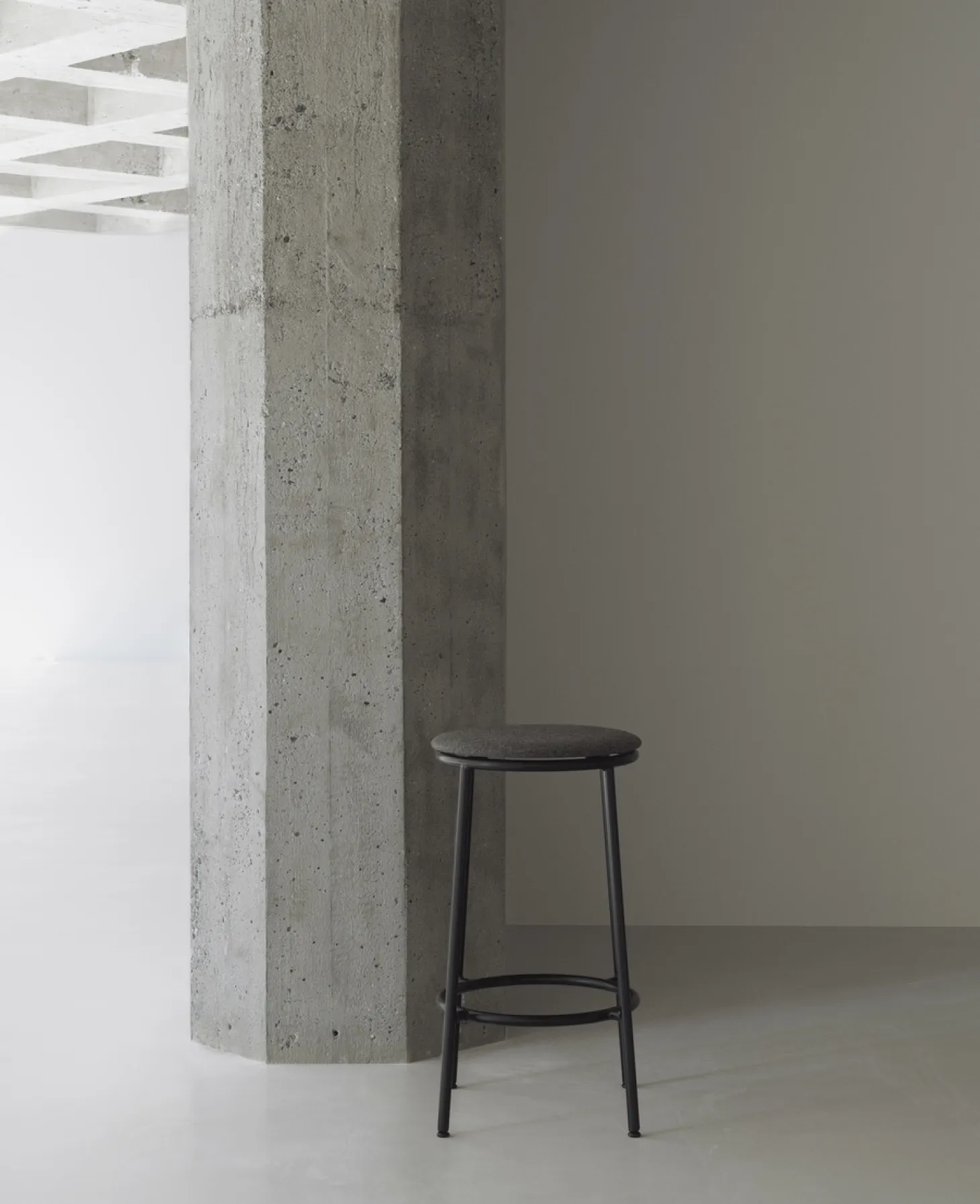 Normann Copenhagen - Circa Barstool 65 cm Uph. Black Steel