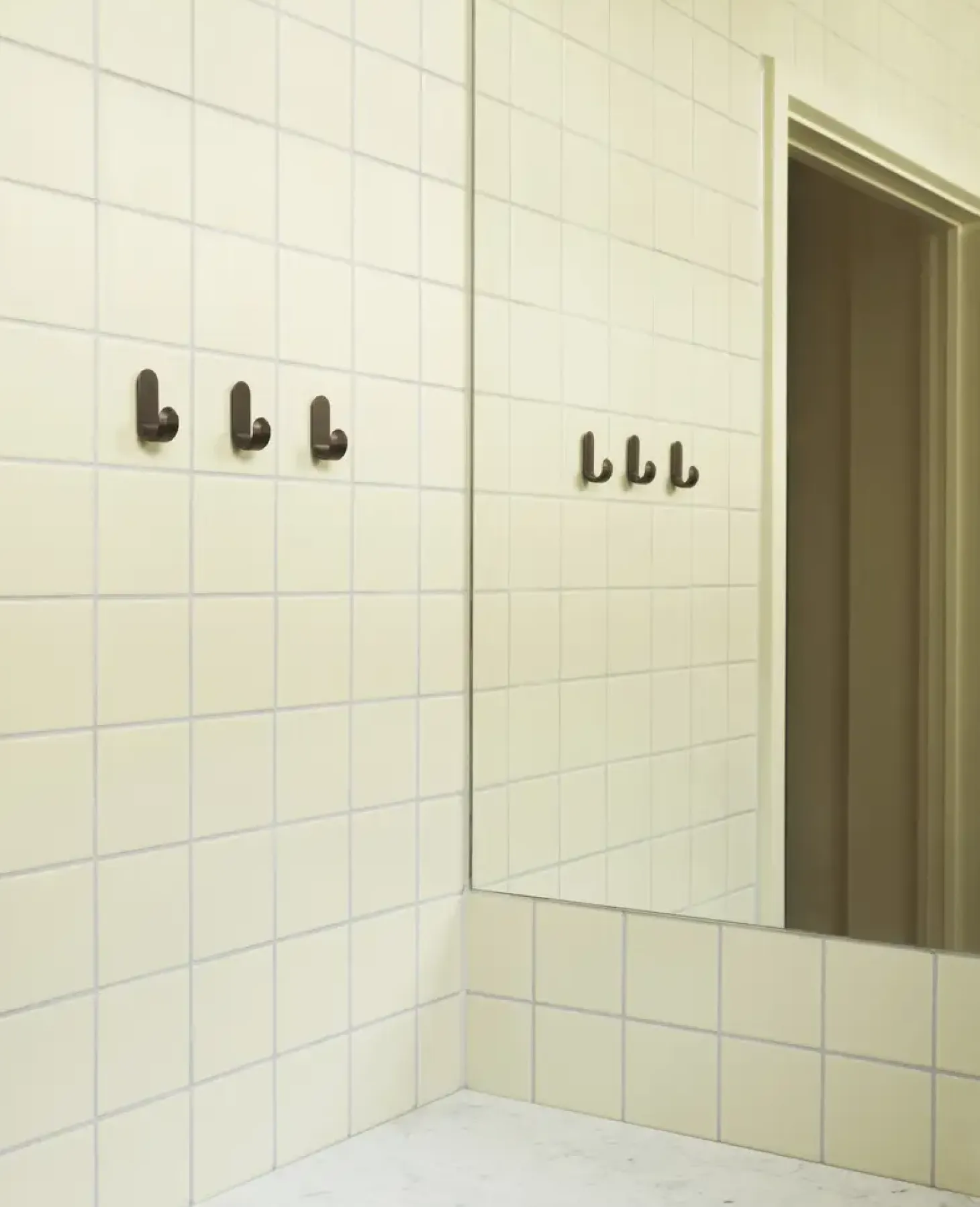 Normann Copenhagen - Curve Mini knage - Sæt med 2 styk - Mat brun