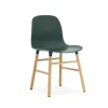 Normann Copenhagen - Form Chair Oak - Stol i Grøn og Eg