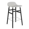 Normann Copenhagen - Form Barstool 65 cm - Varm grå/Sort eg