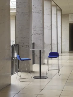 Normann Copenhagen - Form Cafe Table H94,5 Ø70 cm
