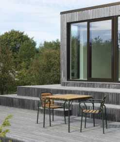 Normann Copenhagen - Havestol - armstol - Vig Robinie - Mørke grøn