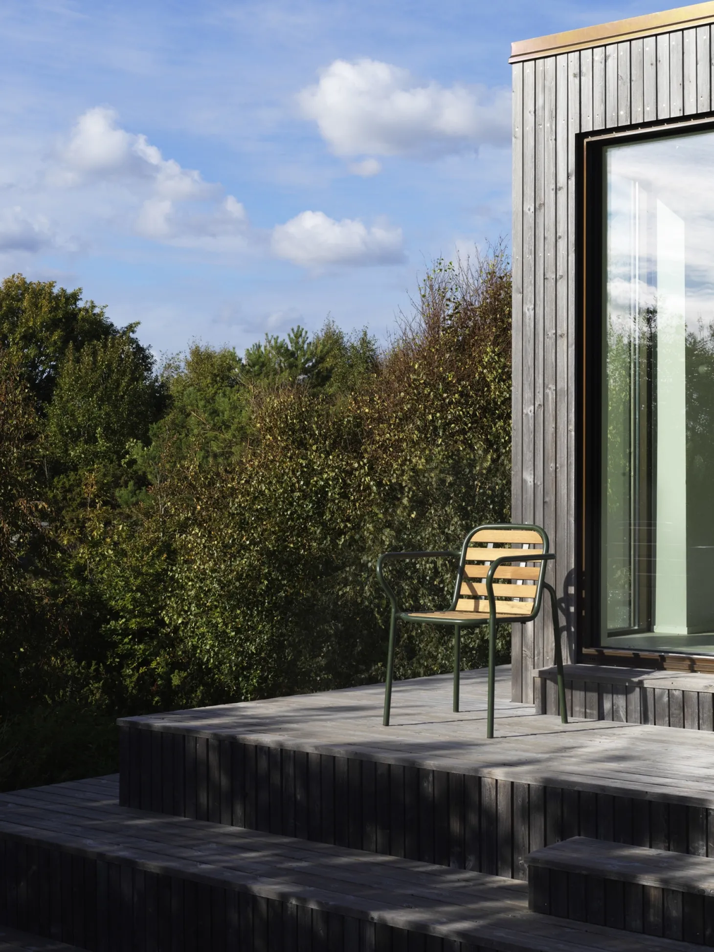 Normann Copenhagen - Havestol - armstol - Vig Robinie - Mørke grøn