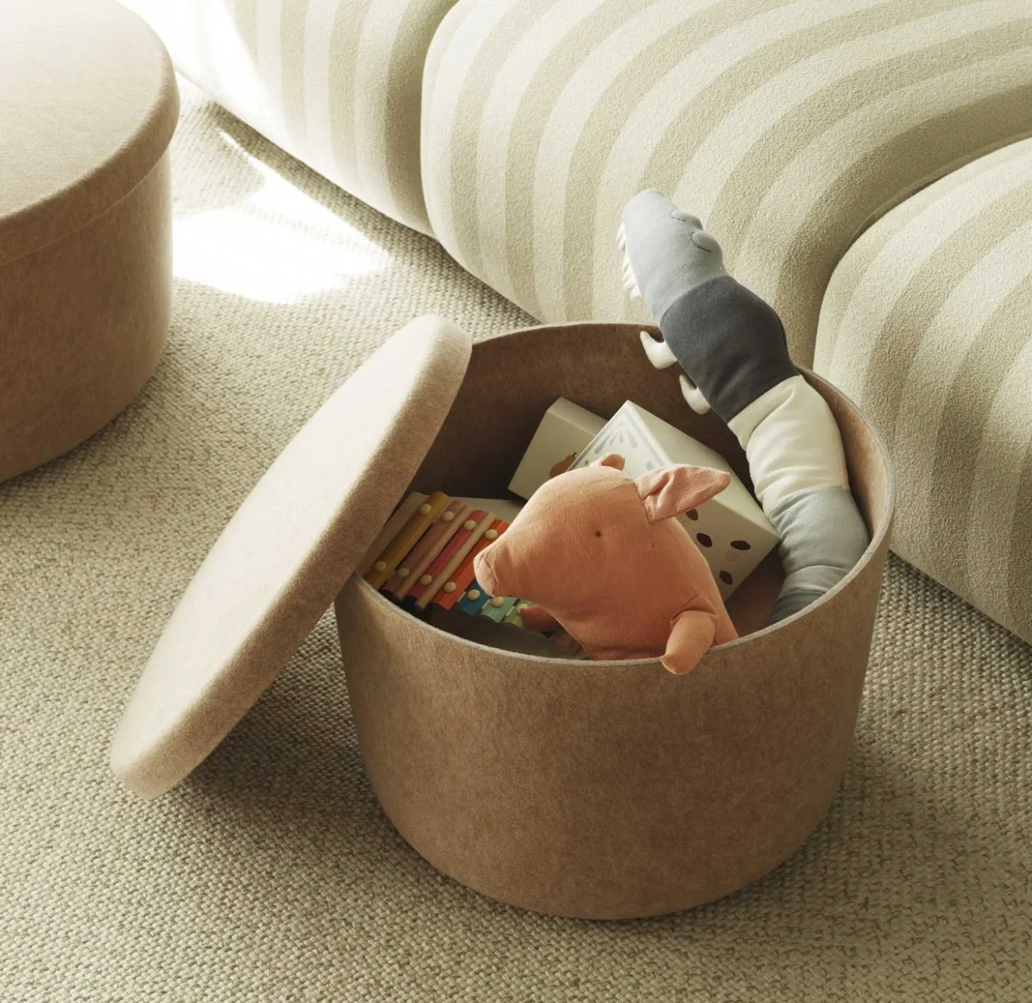 Normann Copenhagen - Hide Opbevarins Puf Large - Brun