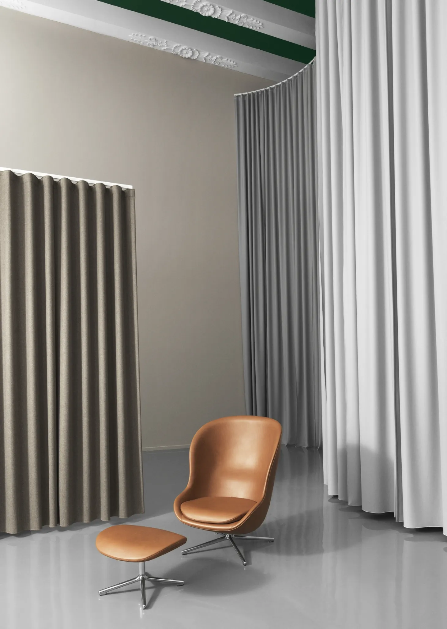 Normann Copenhagen - Hyg Footstool Swivel Alu