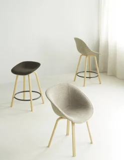 Normann Copenhagen - Mat Barstool 65 cm Front Upholstery Seaweed Beech/Cream - Ultra 41599