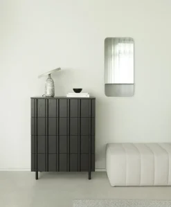 Normann Copenhagen - Rib kommode m. 4 skuffer - sort