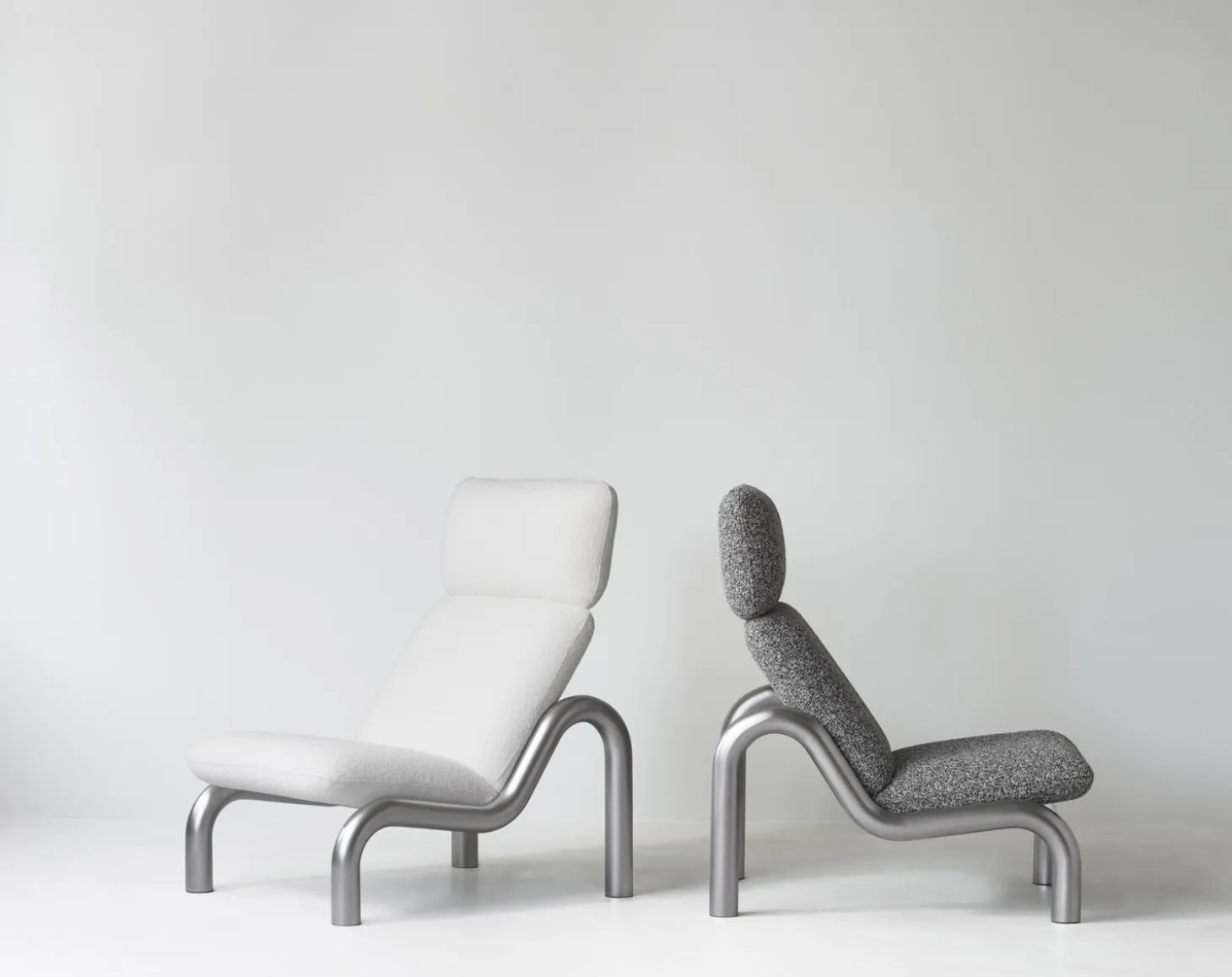 Normann Copenhagen - Tube Lounge Chair - grå - Remix 133