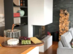 Philippi - Walnut cheese board with glass cover
