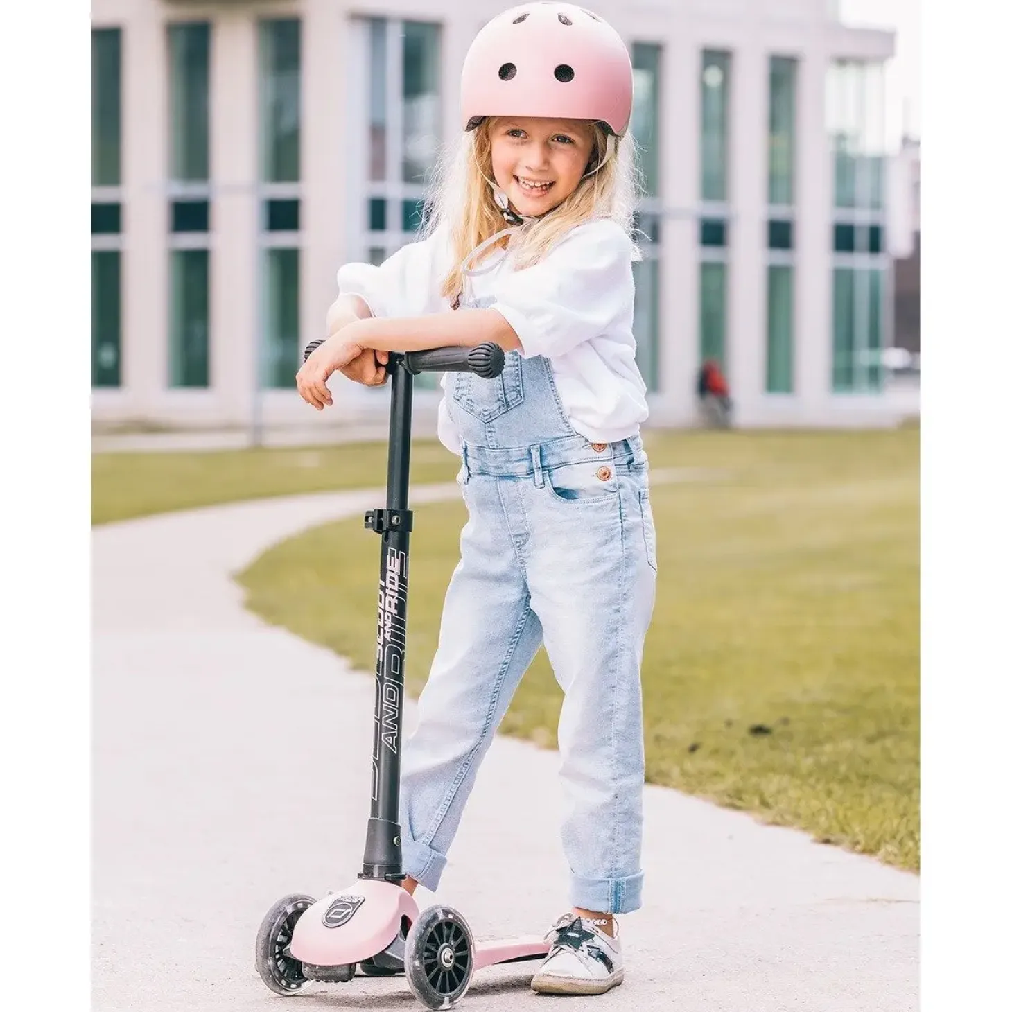 Scoot and Ride - løbehjul Highway Kick 3 - Lyserødt med LED-lys i hjulene - Rose