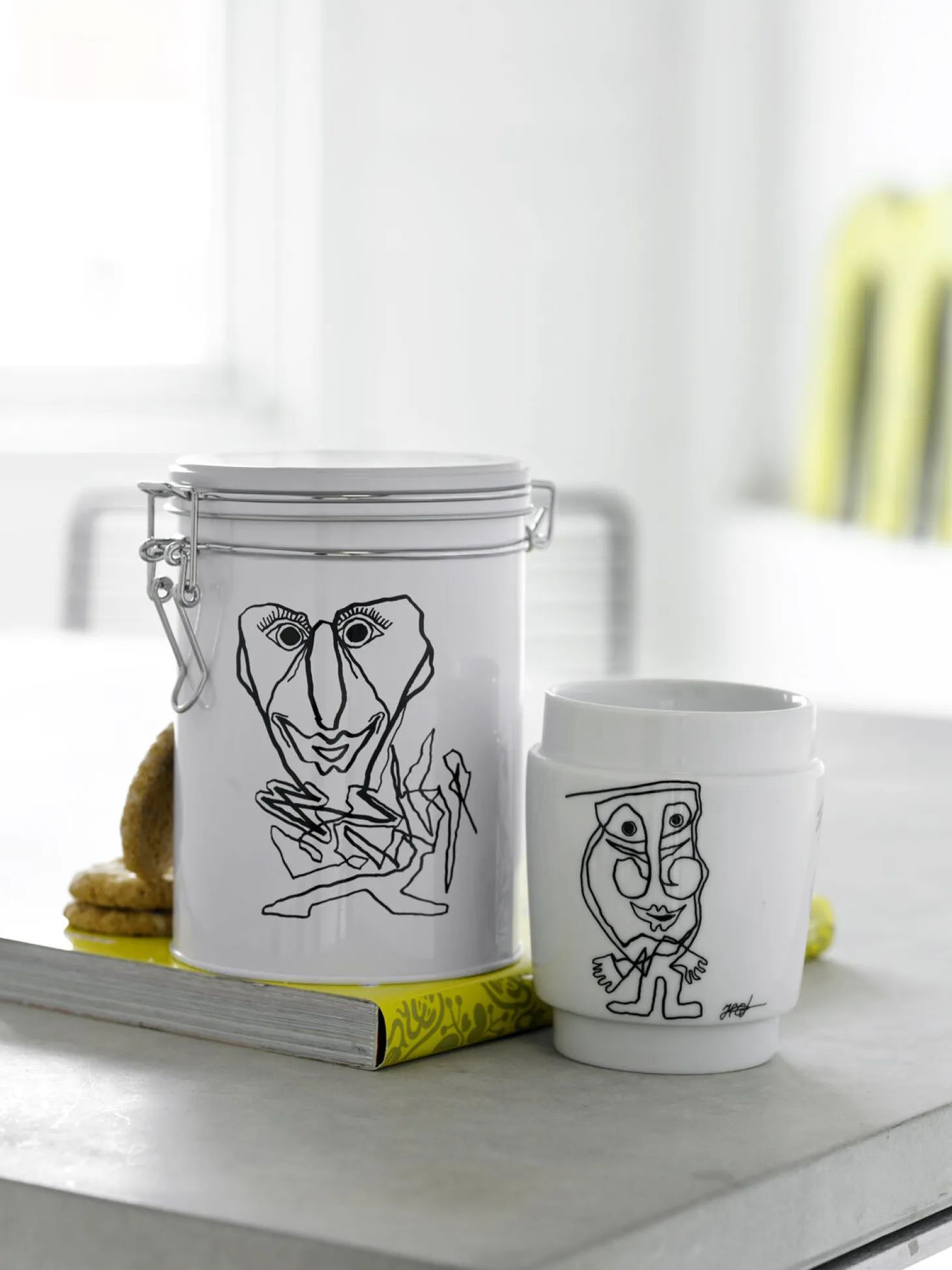 Steel Function - KUNSTKOP NR 3 PORCELÆN SORT/HVID