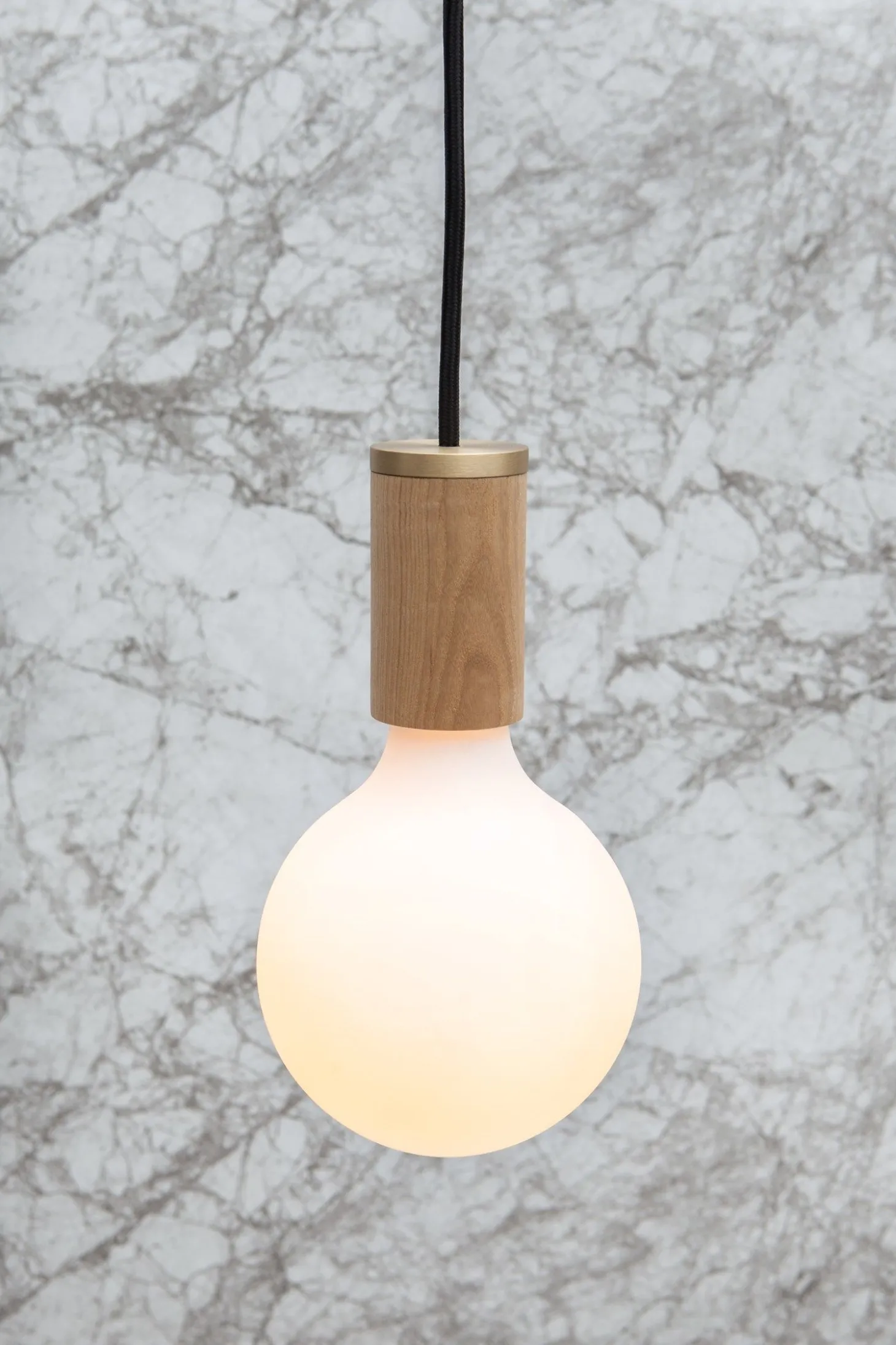 Tala - Pendel i eg - Oak Knuckle Pendant