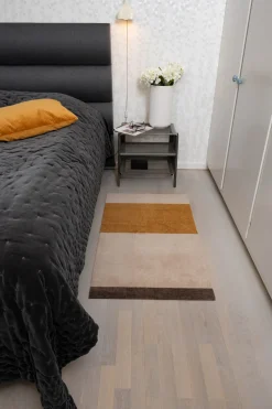 Tica Copenhagen - Smudsmåtte - Stripes Horizon - Ivory-Dijon-Brown - 67x120 cm
