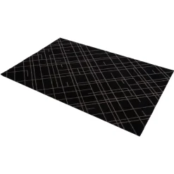 Tica Copenhagen - Smudsmåtte - Lines - Sort/Sand - 90x130 cm.