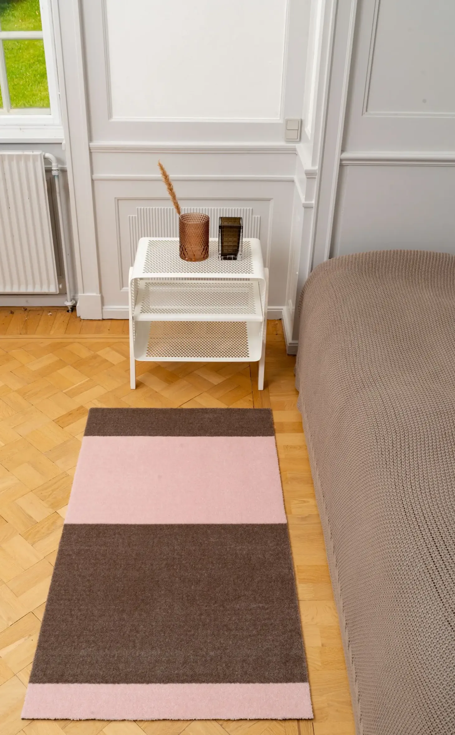 Tica Copenhagen - Smudsmåtte - Stripes Horizon - Sand/Lyserød - 90x200 cm