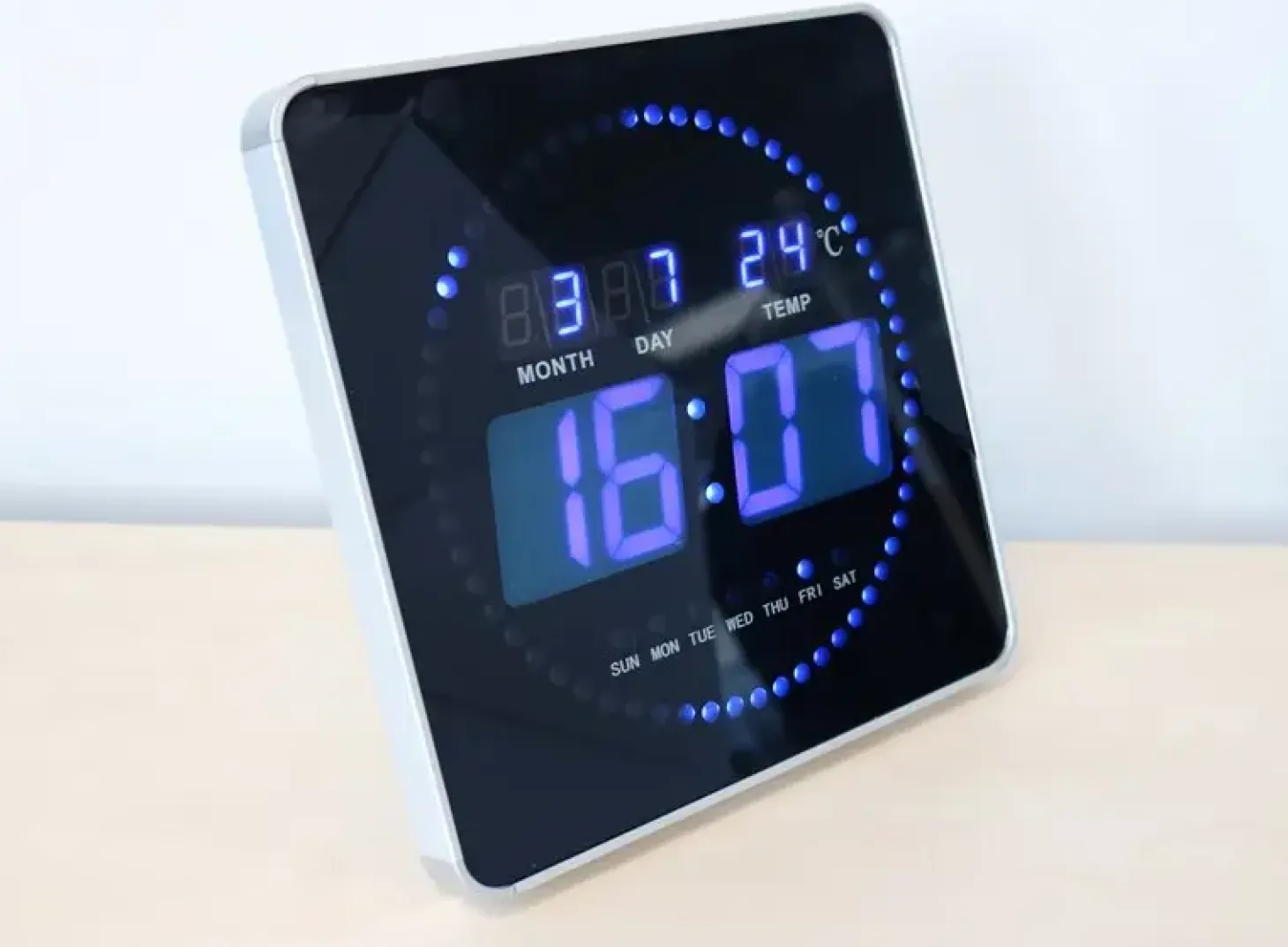 UNILUX - LED Væg Ur - FLO - Sort