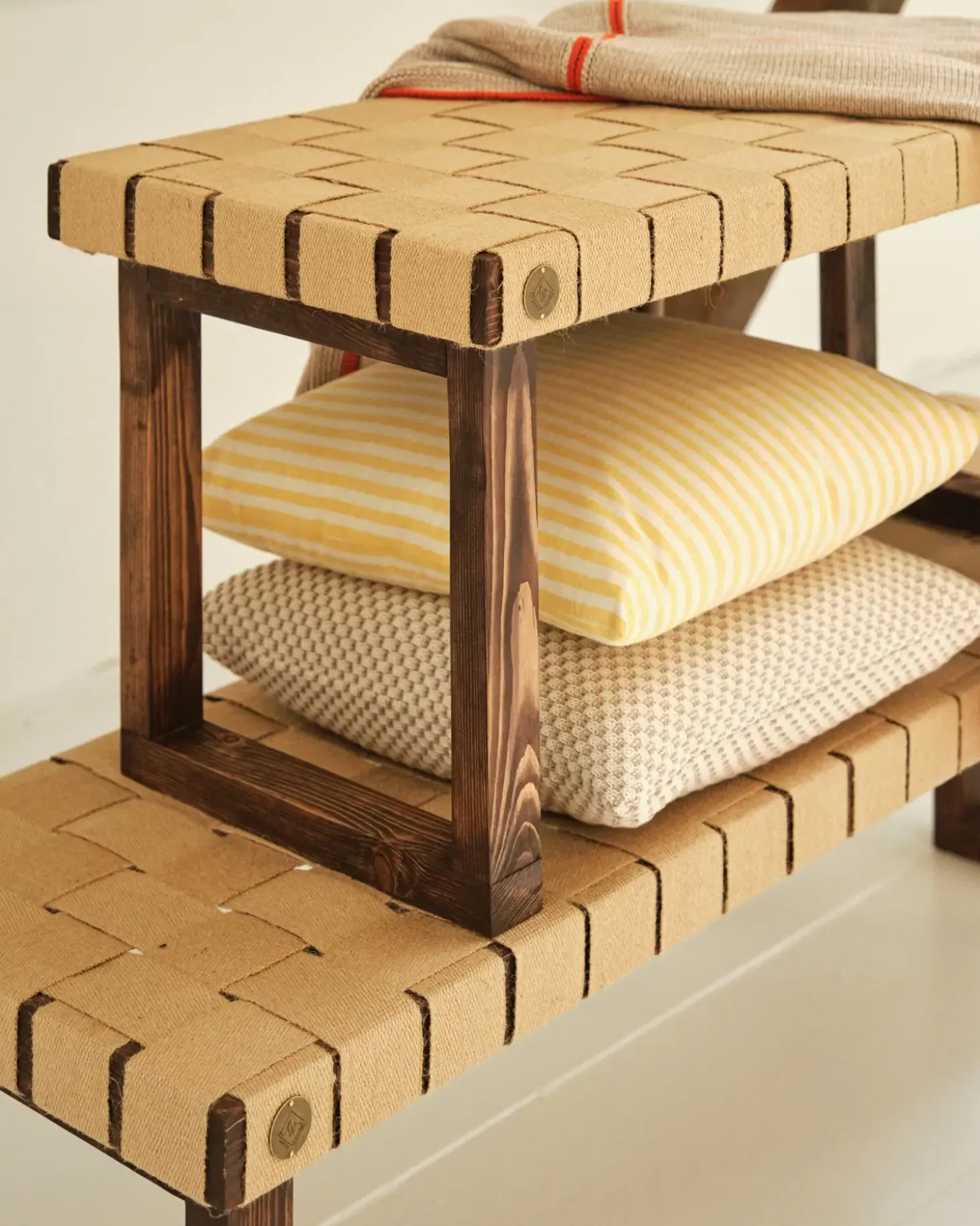 Wecycle Furniture - Bænk - Medium - Valnød